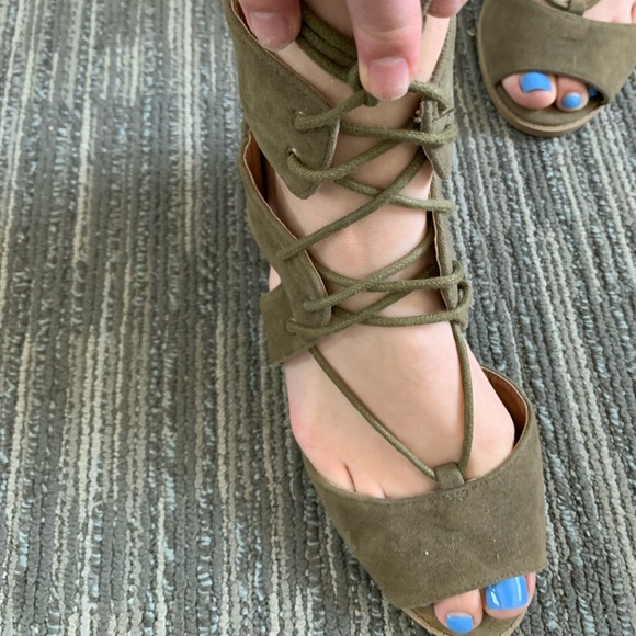 olive green open toe shoes - Picture 3 of 3